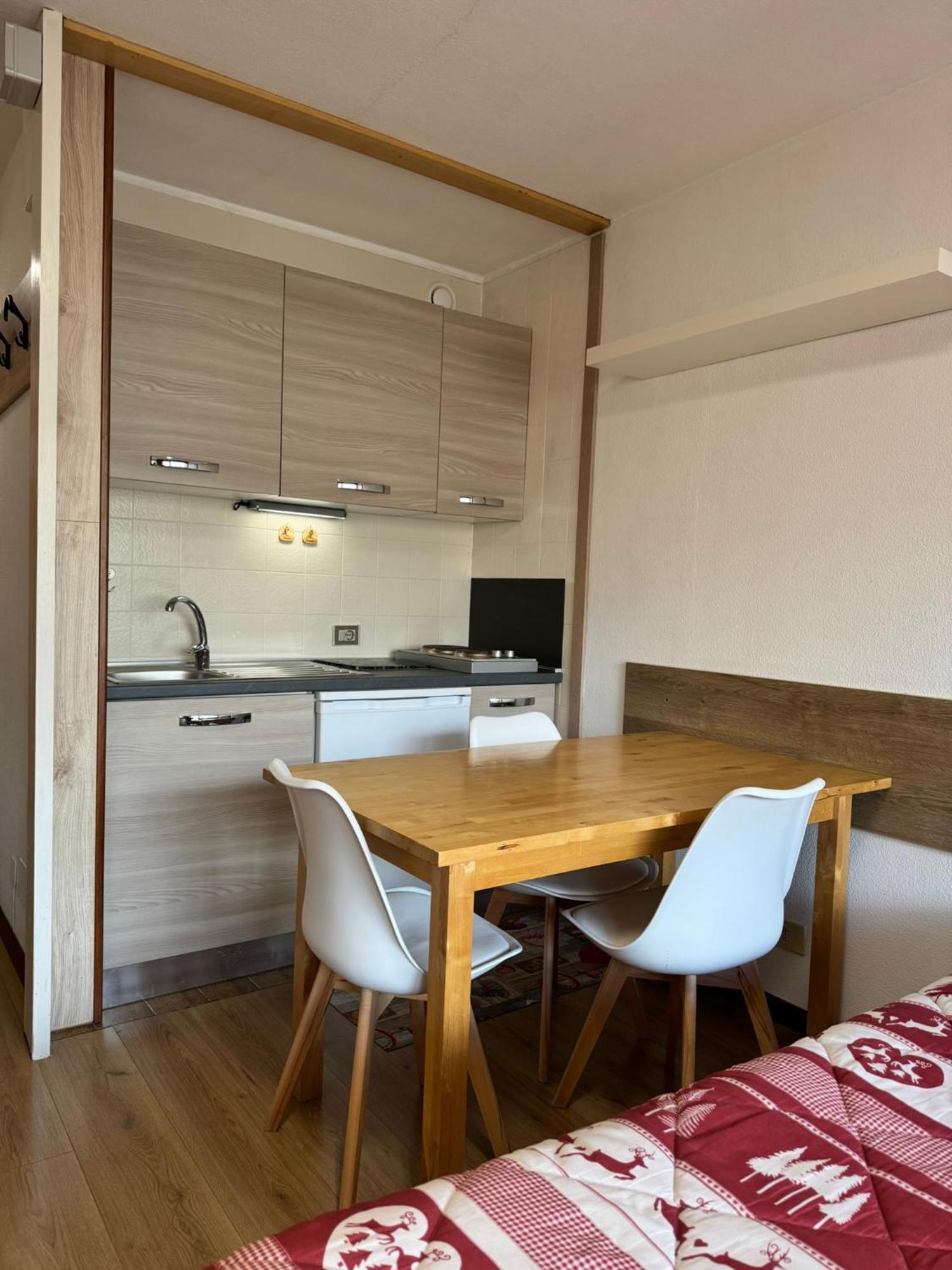 Residence Petit Tibet ブレウイル・チェルヴィナイア エクステリア 写真