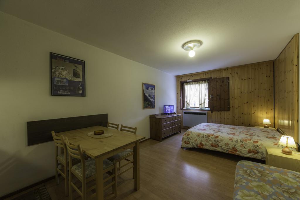 Residence Petit Tibet ブレウイル・チェルヴィナイア エクステリア 写真