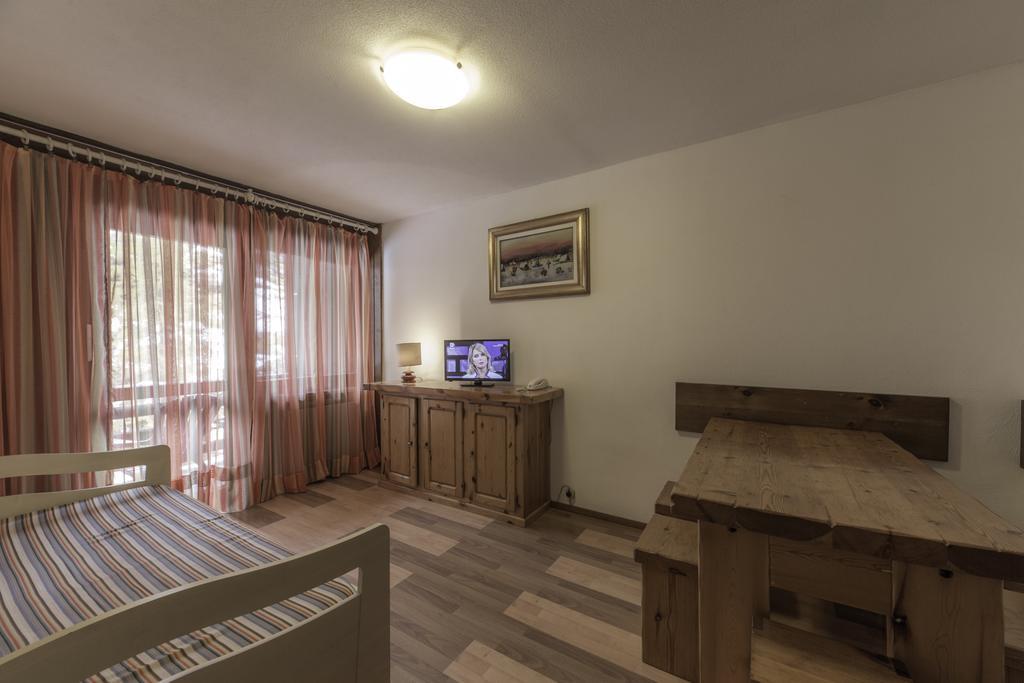 Residence Petit Tibet ブレウイル・チェルヴィナイア エクステリア 写真